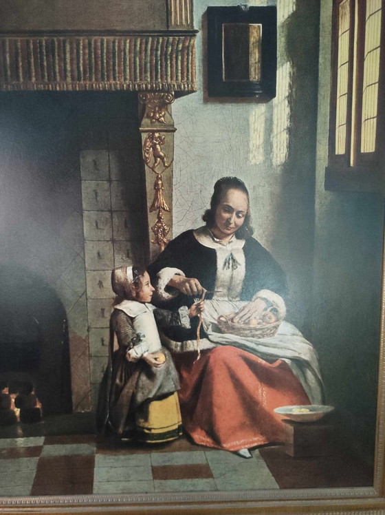 Image 1 of Mujer pelando manzanas    