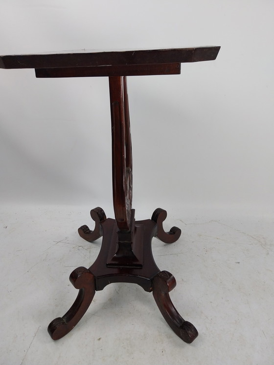 Image 1 of 1 x table d'appoint avec motif de treuil.  Plateau amovible.