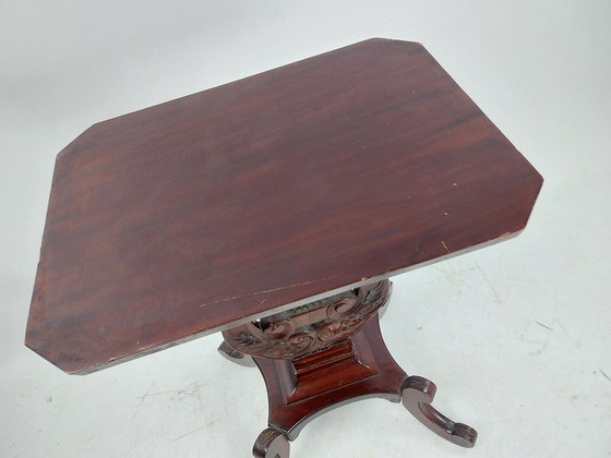 Image 1 of 1 x side table with winch motif.  Removable top.