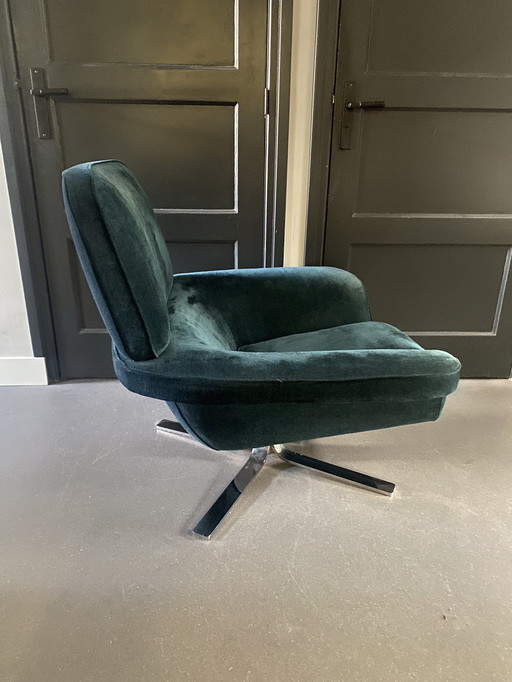 Minotti Blake Swivel Armchair Refurbishment