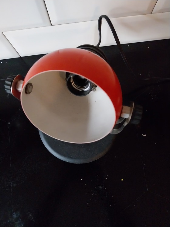 Image 1 of Juego de 2 lámparas de mesa DDR. Rojas y negras.