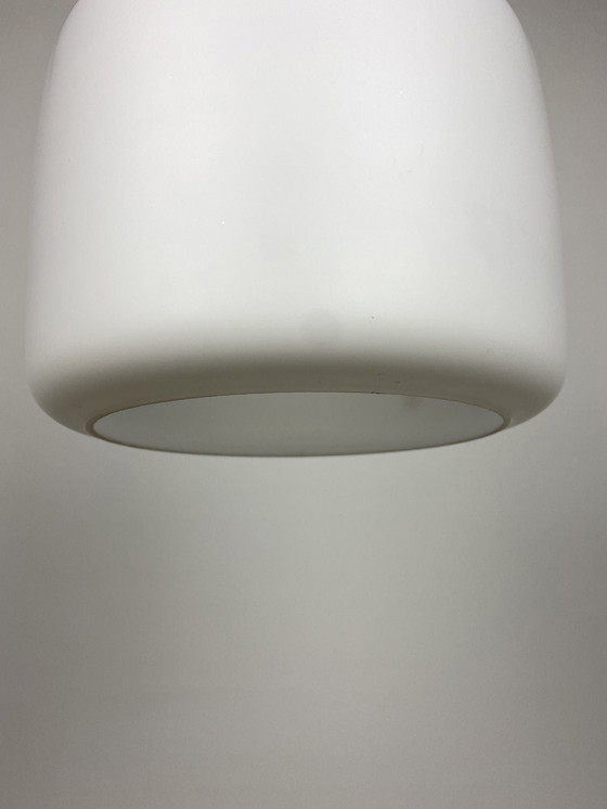 Image 1 of 1 de 3 lámparas colgantes de vidrio blanco mate de Peill y Putzler, 1960