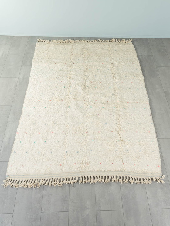 Image 1 of Tapis berbère à pois pastel