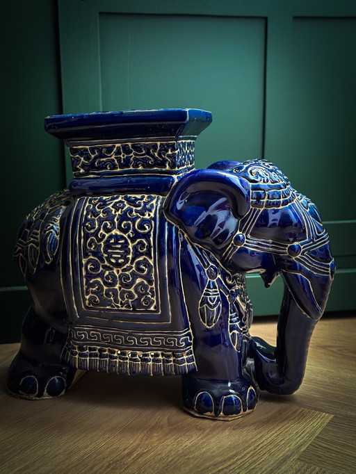 Table à éléphant en céramique