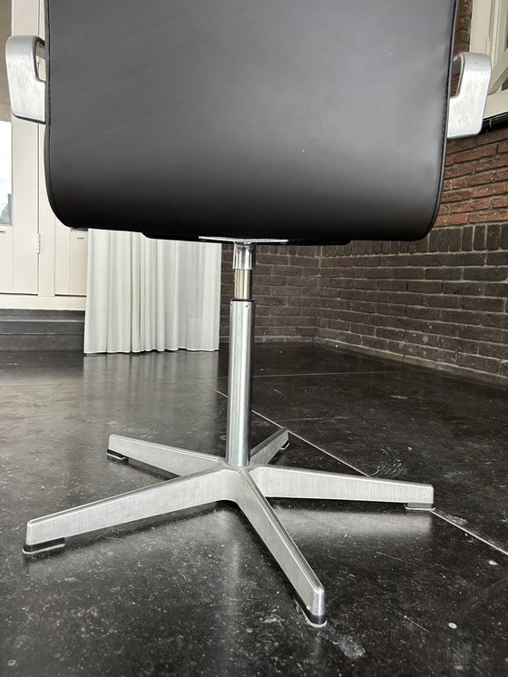 Image 1 of Fritz Hansen Oxford Medium office chair