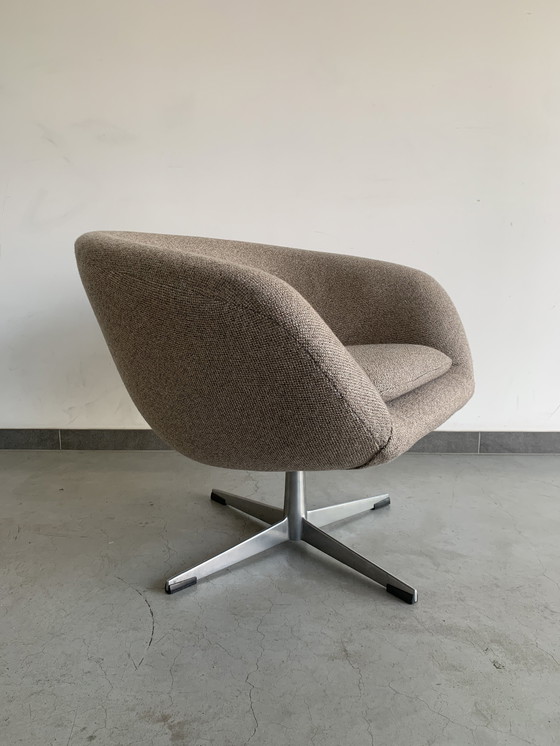 Image 1 of Von Overman Swivel Chair