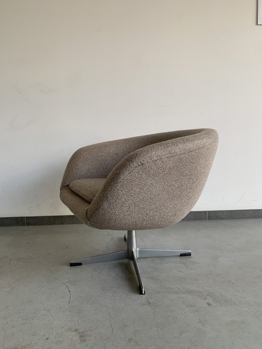 Von Overman Swivel Chair