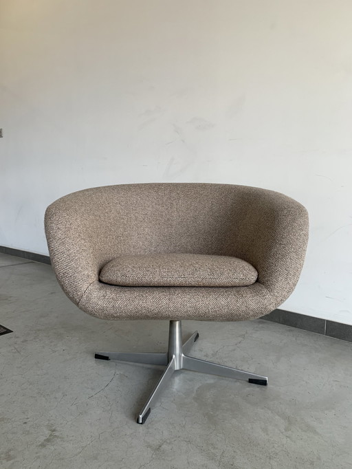 Von Overman Swivel Chair