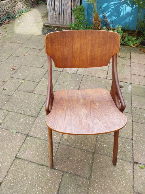 1 X Arne Hovmand Dining Chair. 1960'S Danmark