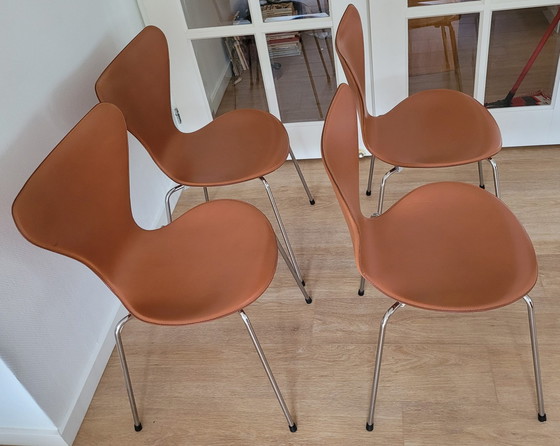 Image 1 of 4X Fritz Hansen Arno Jacobsen Butterfly Chair