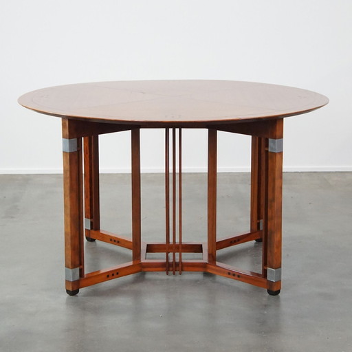 Round Dining Room Table From Schuitema