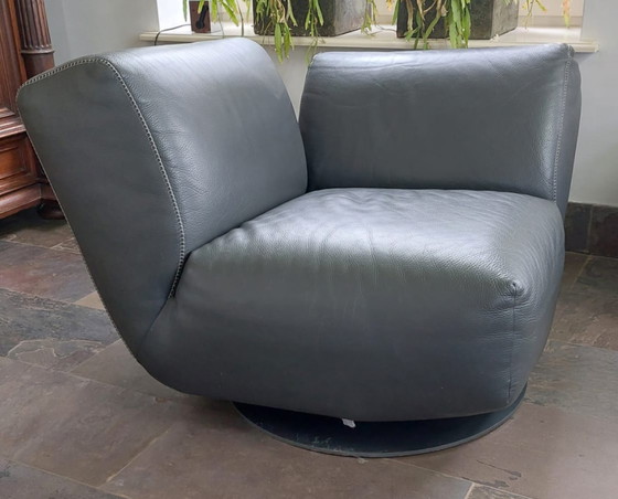 Image 1 of Leolux Rising Dune swivel armchair