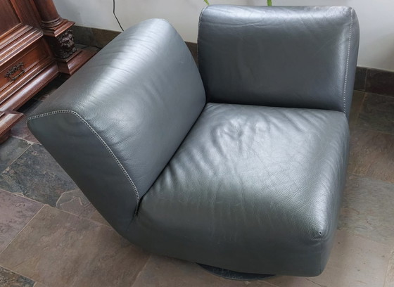 Image 1 of Leolux Rising Dune swivel armchair