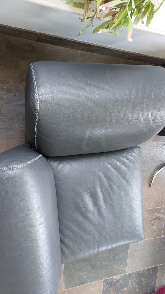 Image 1 of Leolux Rising Dune swivel armchair