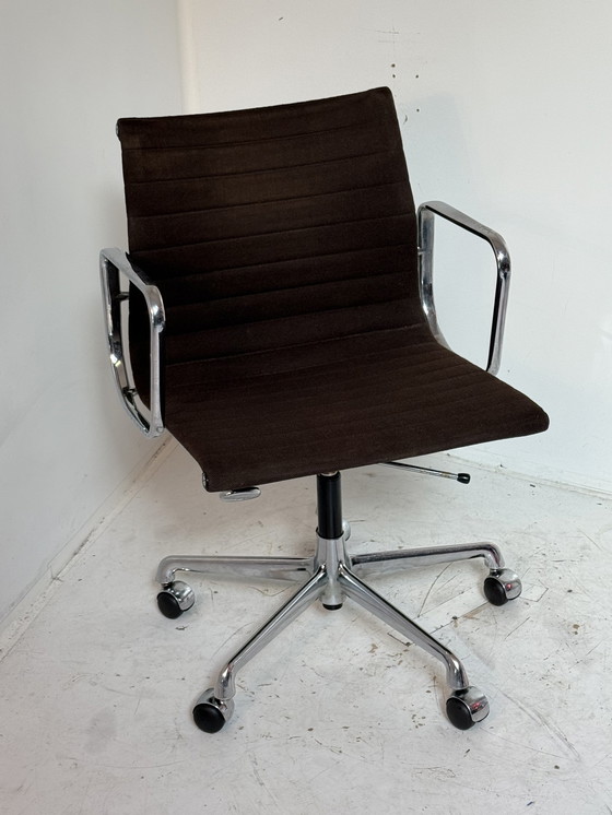 Image 1 of Vitra - Office chair - Ea117 - Brown, Hopsak