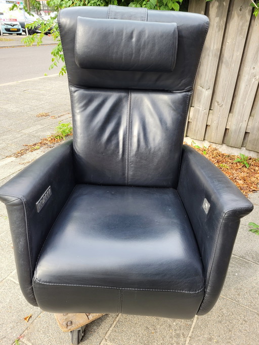 Prominent Relax/Sta-Up Chair