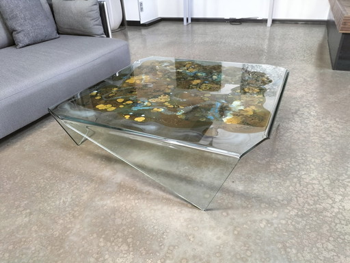 Magnificent glass Design coffee table