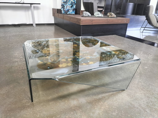 Magnificent glass Design coffee table