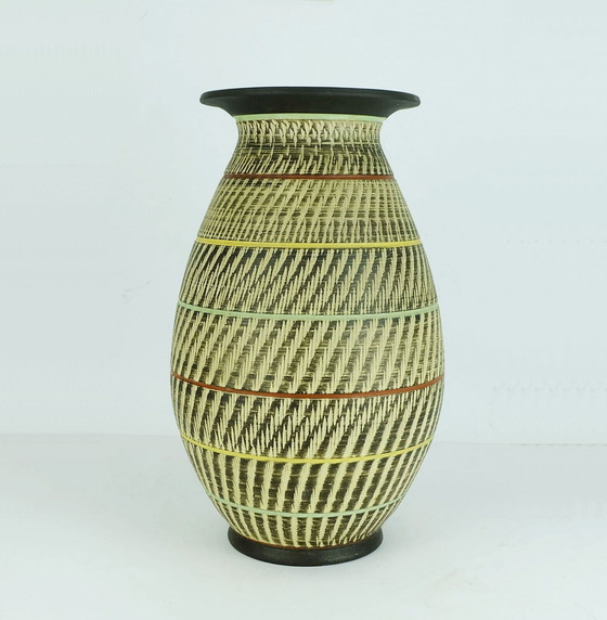 Image 1 of Duemler &amp; Breiden, vaso da terra anni '50 modello 32/35, decoro sgraffito con strisce colorate