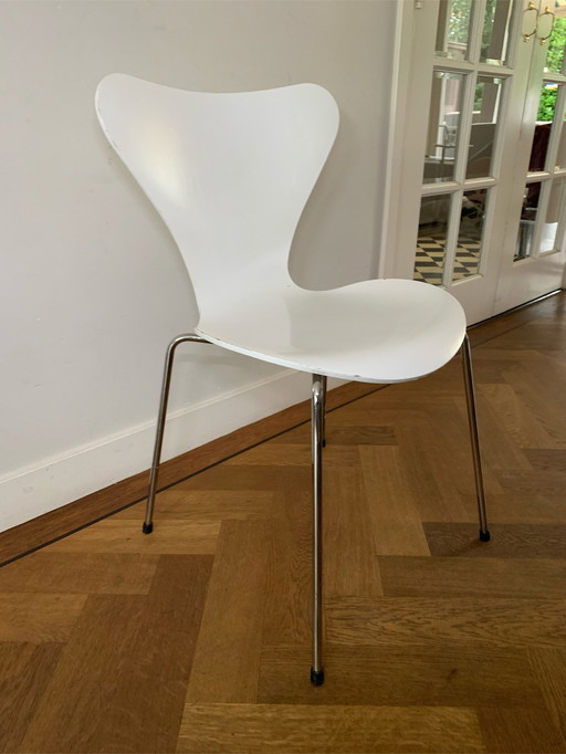 5 chaises Butterfly blanches Fritz Hansen