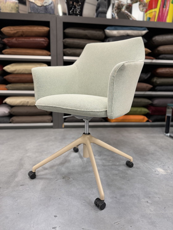 Image 1 of Leolux Mara Flex Dining chair Pine fabric