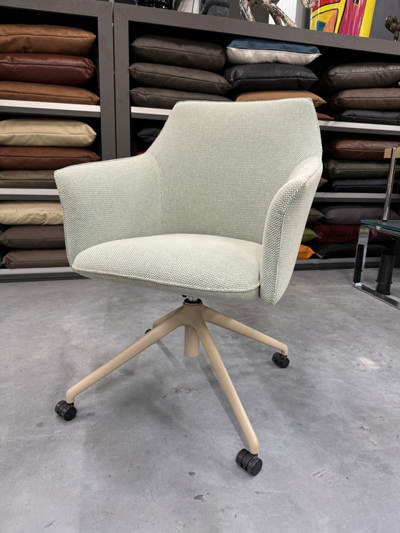 Image 1 of Leolux Mara Flex Dining chair Pine fabric