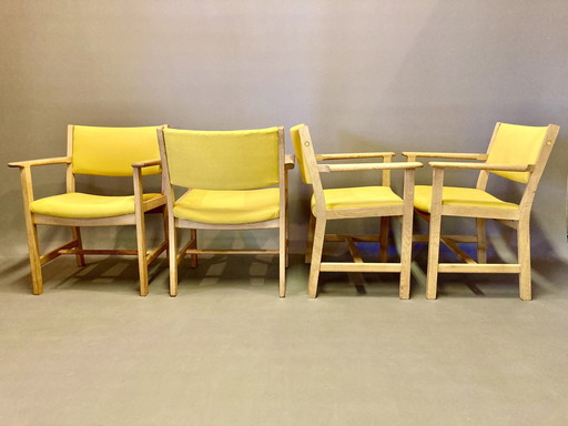 Suite of 4 Armchairs Stamped Hans Wegner "Scandinavian Design" 1960