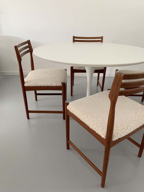 Image 1 of Table de salle à manger tulipe design