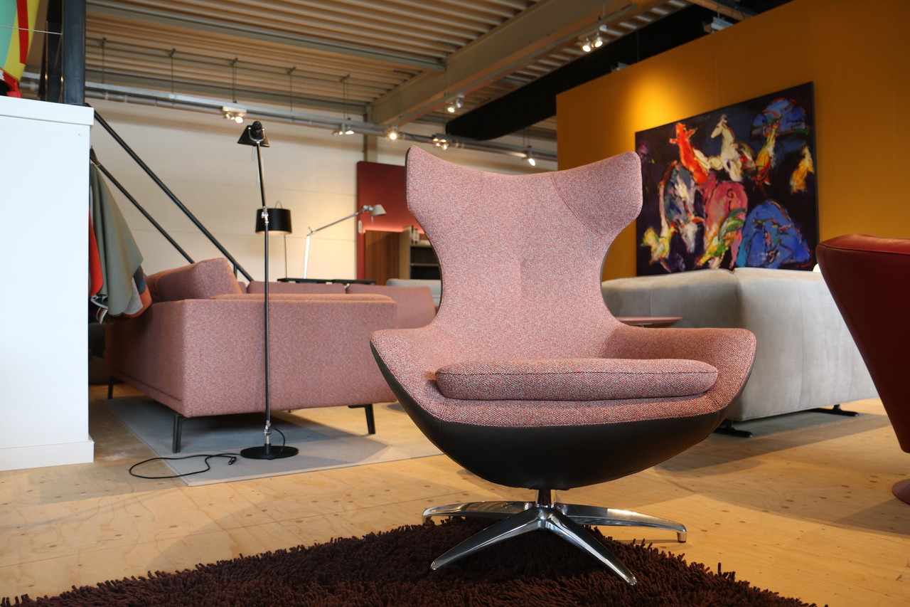 Leolux Caruzzo With Footstool And €4,495 Whoppah