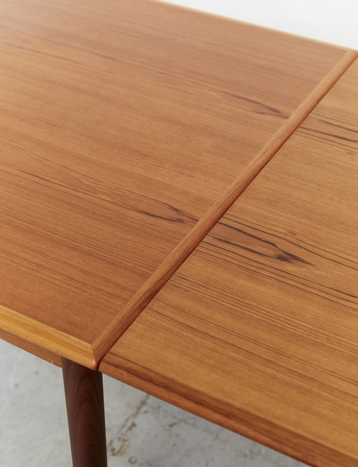 AM Møbler Teak Dining Table