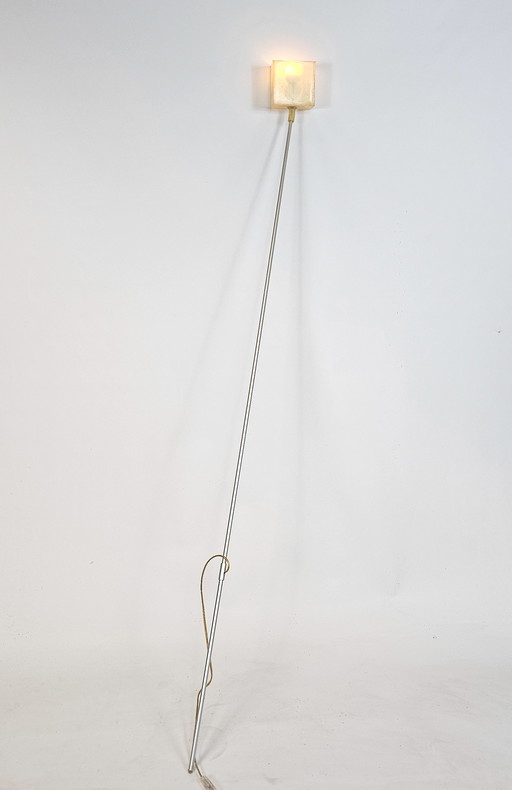 Dutch design - Goods - design Chris Slutter - leaning lamp - 'Lazy lamp' (lampe paresseuse)