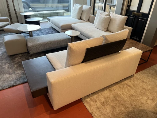 Système de sièges modulaires Minotti "White" en tissu cat. G 440x290cm