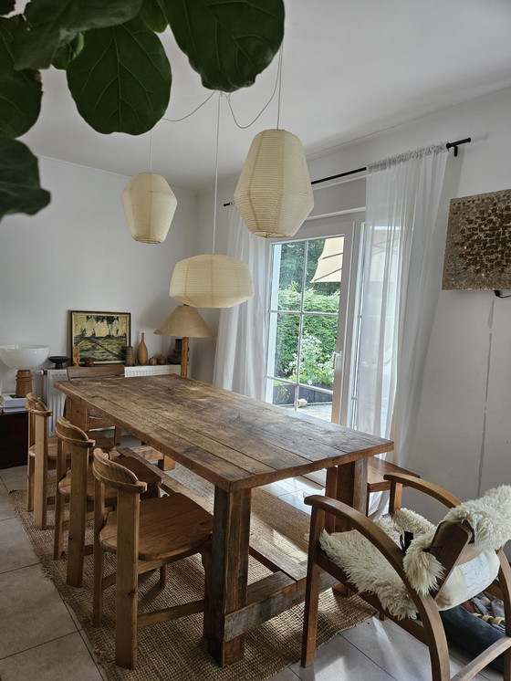 Image 1 of Grande table de salle à manger en bois massif