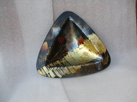 Image 1 of Ciotola decorativa triangolare colorata in vetro di L'Arte del Vetro.