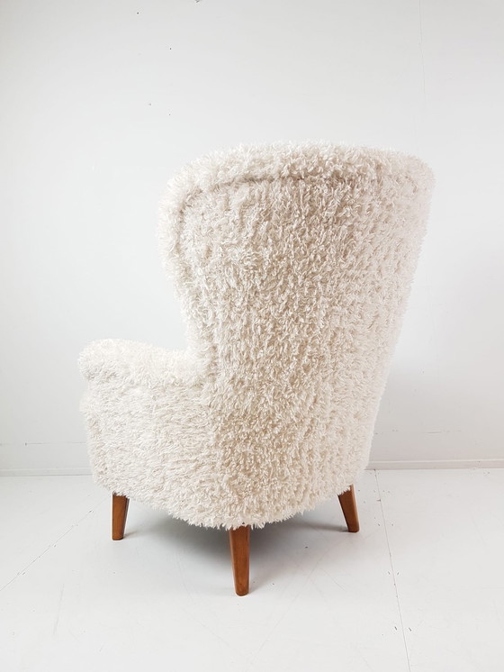 Image 1 of Artifort Armchair New Upholstered Doodle Teddy Fabric Creme