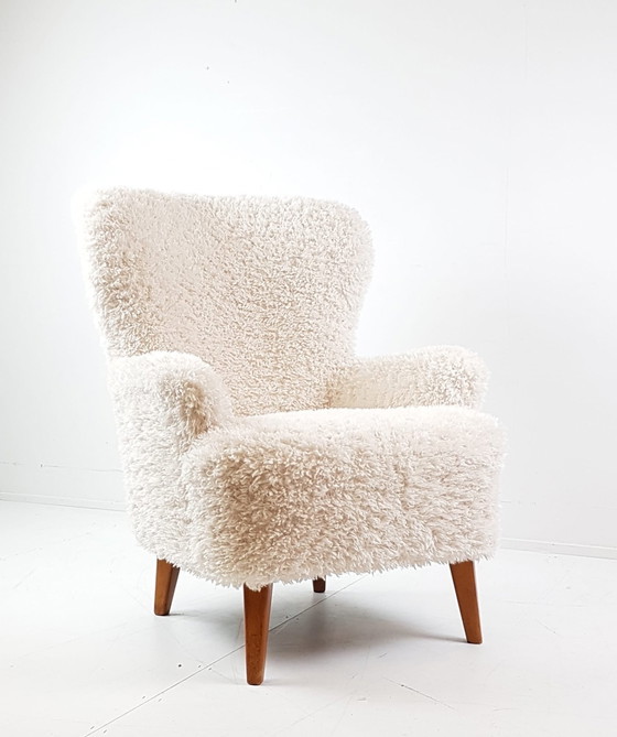 Image 1 of Artifort Armchair New Upholstered Doodle Teddy Fabric Creme