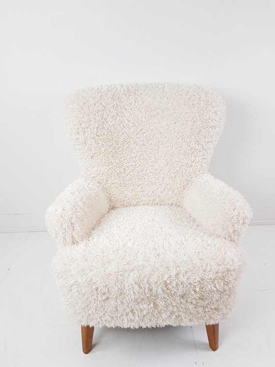 Image 1 of Artifort Armchair New Upholstered Doodle Teddy Fabric Creme