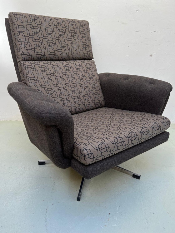 Image 1 of Design Swivel Chair