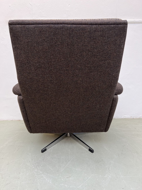 Image 1 of Design Swivel Chair