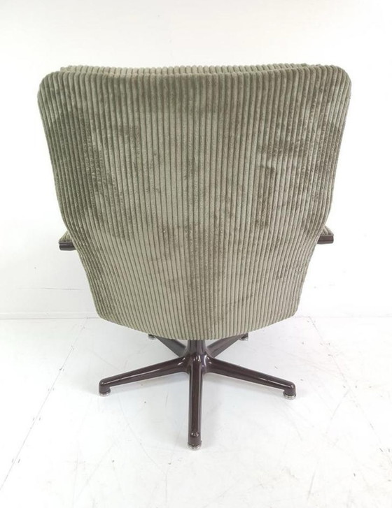 Image 1 of Artifort Swivel Armchair Green Rib F171 Geoffrey Harcourt