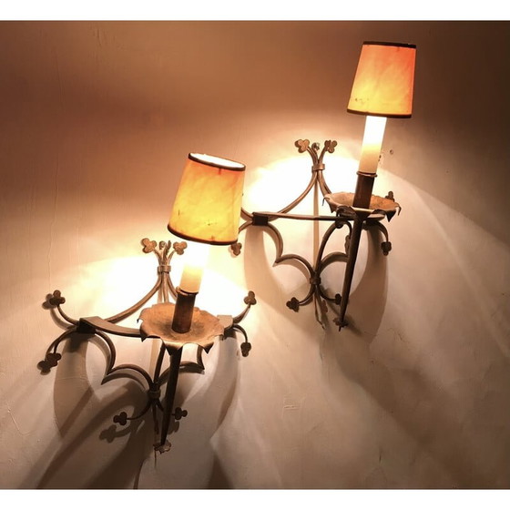 Image 1 of Pair of vintage gilt metal wall lamps with cloverleaf design, 1950