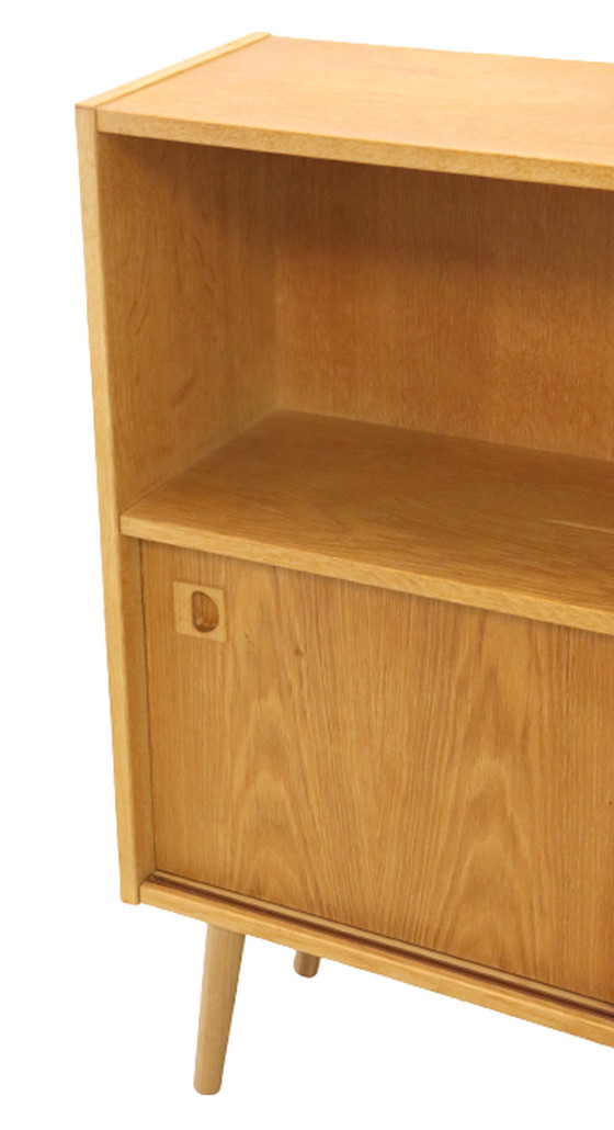 Image 1 of Armoire en chêne lavé 'Liseleje' vintage