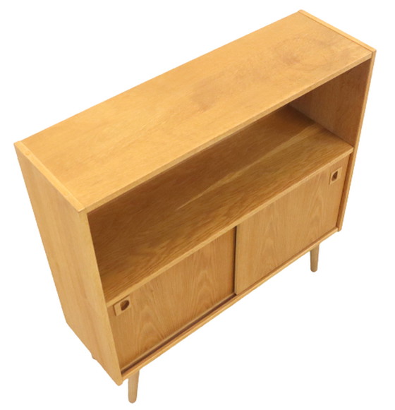 Image 1 of Armoire en chêne lavé 'Liseleje' vintage