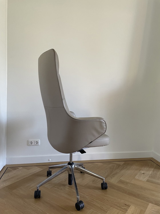 Image 1 of Vitra grand office chair