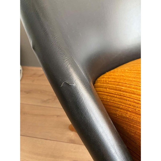 Image 1 of Poltrona vintage in similpelle nera e tessuto arancione di Theo Ruth per Artifort, 1950