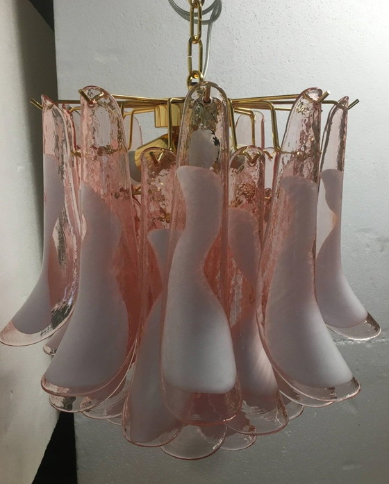 Image 1 of Lustre en verre rose et blanc