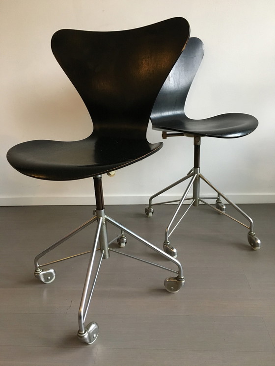 Image 1 of 1960's Arne Jacobsen 3117 chairs