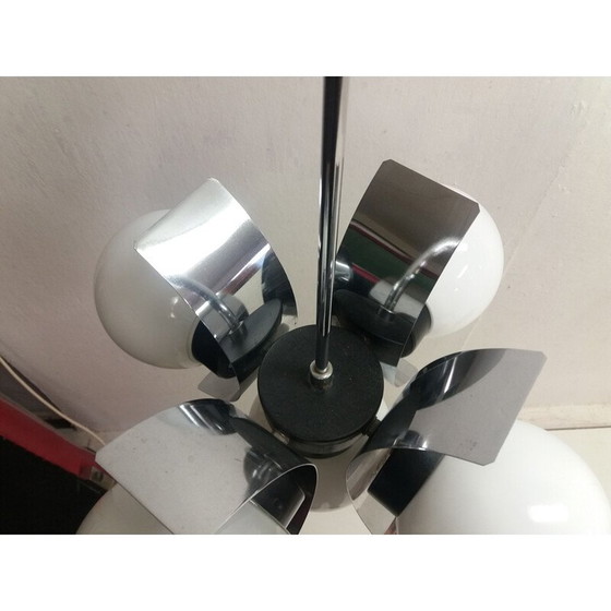 Image 1 of Lampadario vintage in metallo e vetro opalino, Cecoslovacchia 1965