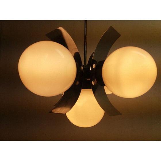 Image 1 of Lampadario vintage in metallo e vetro opalino, Cecoslovacchia 1965