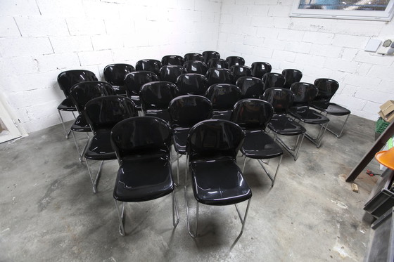 Image 1 of Lot De 29 Chaises Sm400 Design Gerd Lange 1980 Drabert Empillables Avec Charriots Fabrication 2009